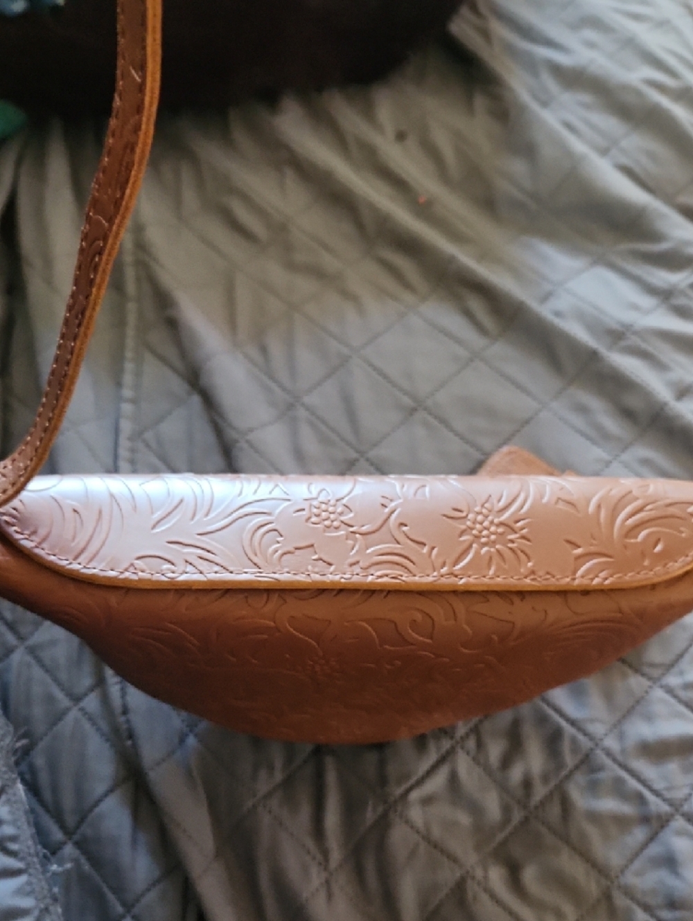 Portland Leather Goods Koala Embossed Leather Bag with Matching Wallet - Picture 9 of 15